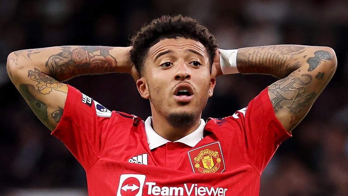 Calciomercato, Sancho beffa la Roma: l'attaccante inglese si accorda con il Besiktas. Giallorossi a caccia di alternative