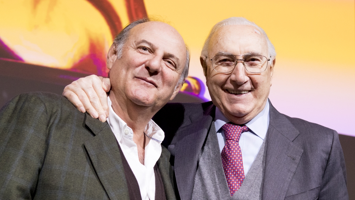 Gerry Scotti su Baudo: «La mia Ruota della fortuna è stata il primo incontro: rimasi a Mediaset per lui. Gli dedicherò una puntata»