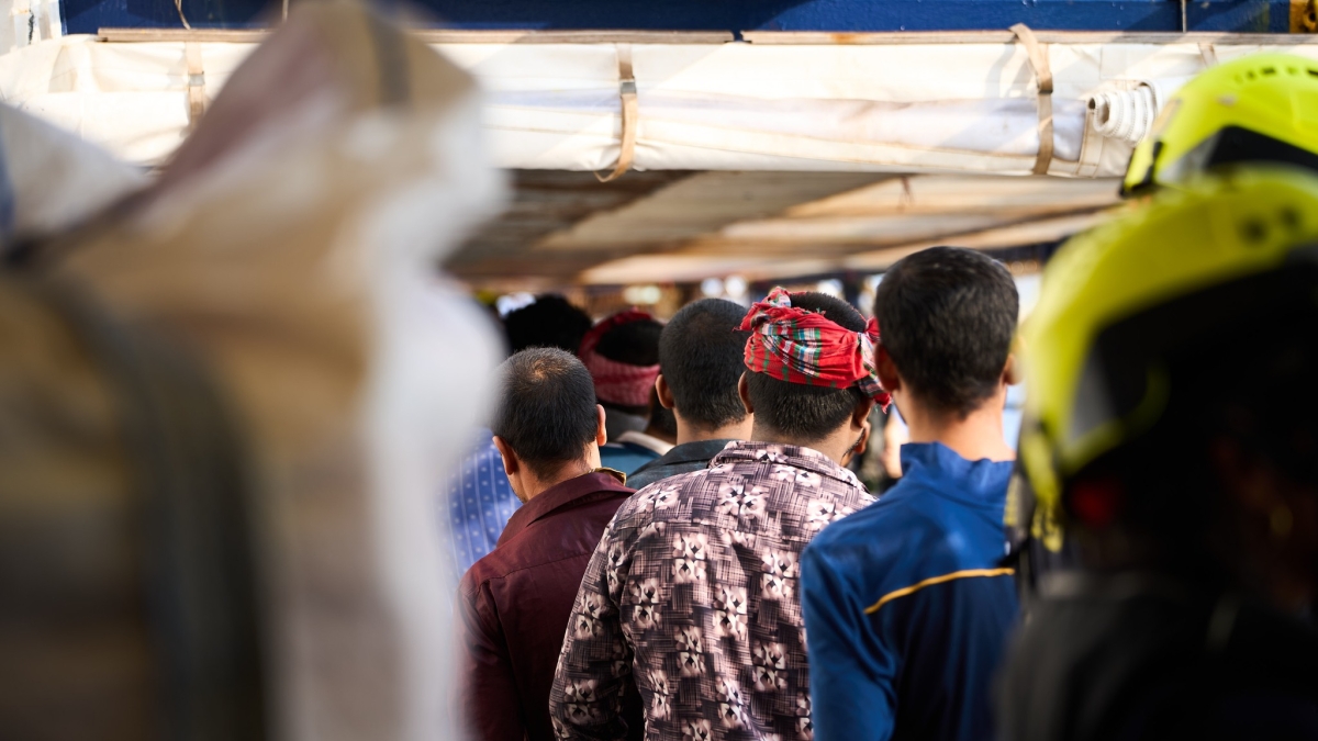 Napoli, la Humanity 1 attracca al porto con 134 migranti: sono tutti maschi, 10 i minori