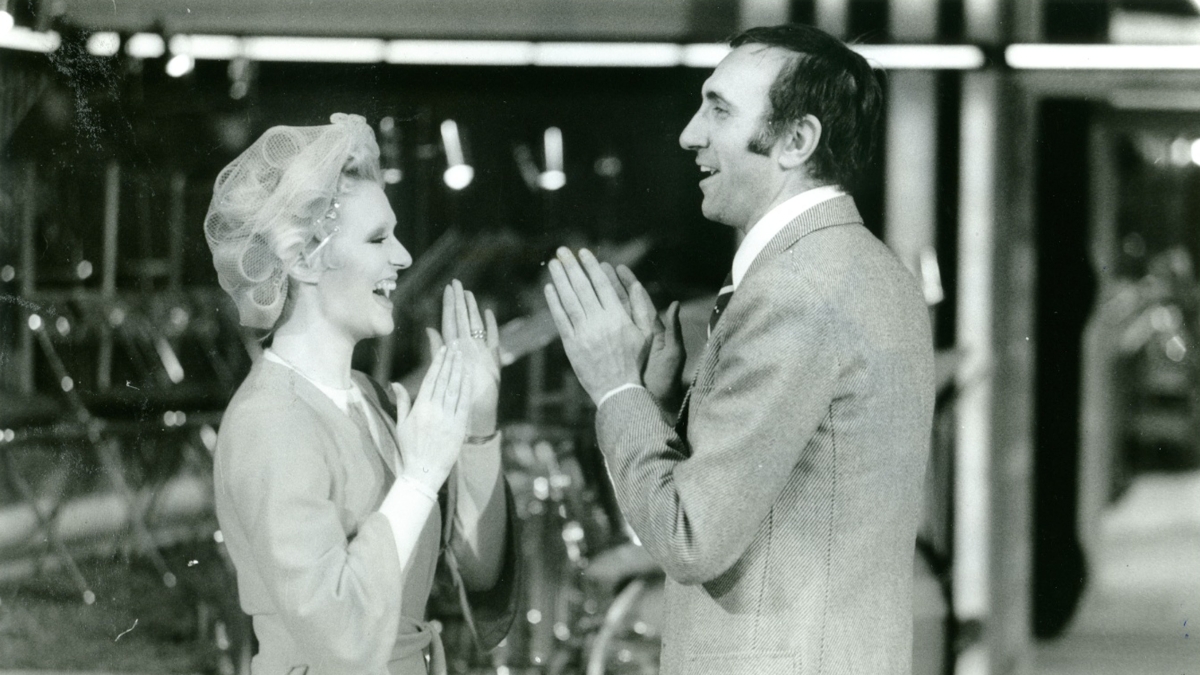 Loretta Goggi: «Baudo mi scoprì sentendomi imitare Patty Pravo, ci chiamavamo Pippuzzo e figlioccia»