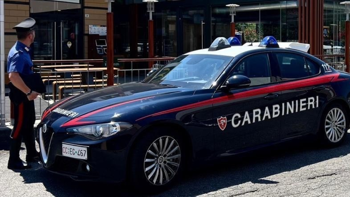 Via Principe Amedeo, lite per un parcheggio: accoltellato turista tedesco
