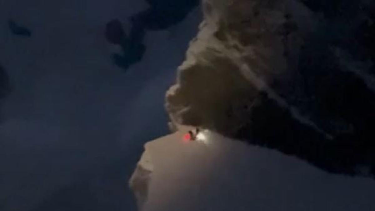 Allarme sul Monte Rosa: Salvataggio in Elisoccorso per Due Alpinisti Tedeschi Intrappolati da una Corda