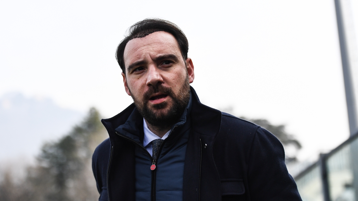 Napoli rimontato a Bergamo, arbitro sott'accusa. Conte non parla, Manna: «Così è una vergogna, non ci stiamo a fare la figura dei c....». Edo De Laurentiis: «Ci avete rotto il... calcio»