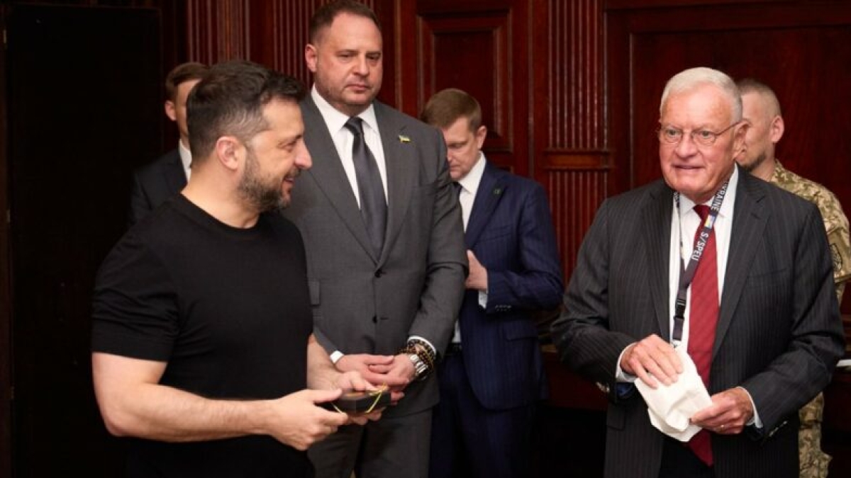 Mosca avanza, Zelensky: non cederemo terre. L’inviato di Trump arriva a Kiev | Wsj: «Usa blocca missili lungo raggio contro la Russia» Mosca avanza, Zelensky: non cederemo terre. L’inviato di Trump arriva a Kiev | Wsj: «Usa blocca missili lungo raggio contro la Russia»