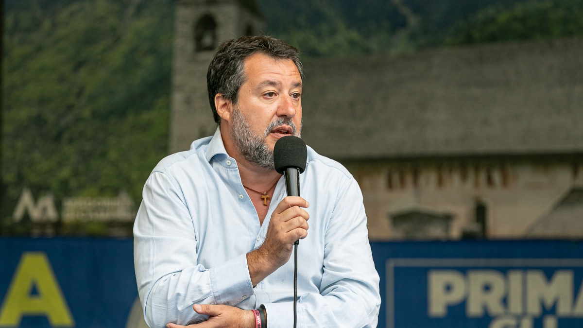 Salvini-Macron, un caso da chiudere subito. E Palazzo Chigi «rassicura» Barrot: «La politica estera è di Meloni e Tajani»