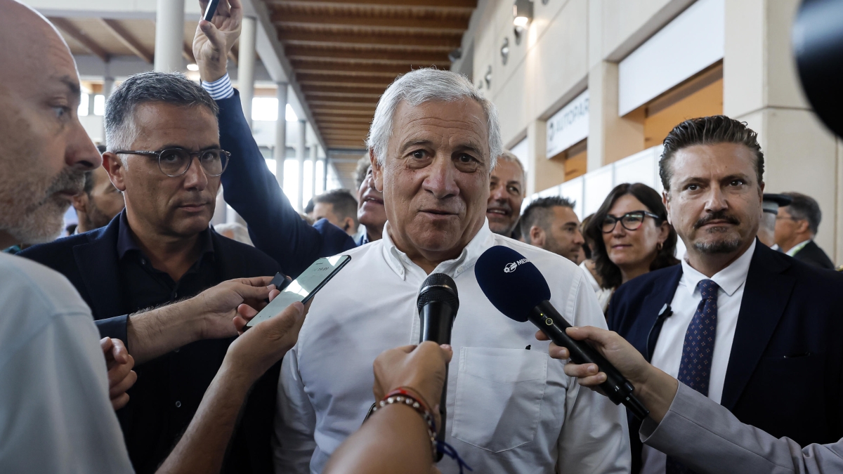 Meeting di Rimini, Tajani: «Salvini su Macron? Io uso toni calmi per far valere le ragioni. La politica estera la faccio con Meloni»