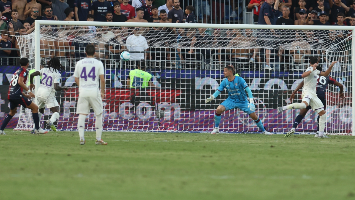Fiorentina, solo un pareggio col Cagliari: un punto, con beffa