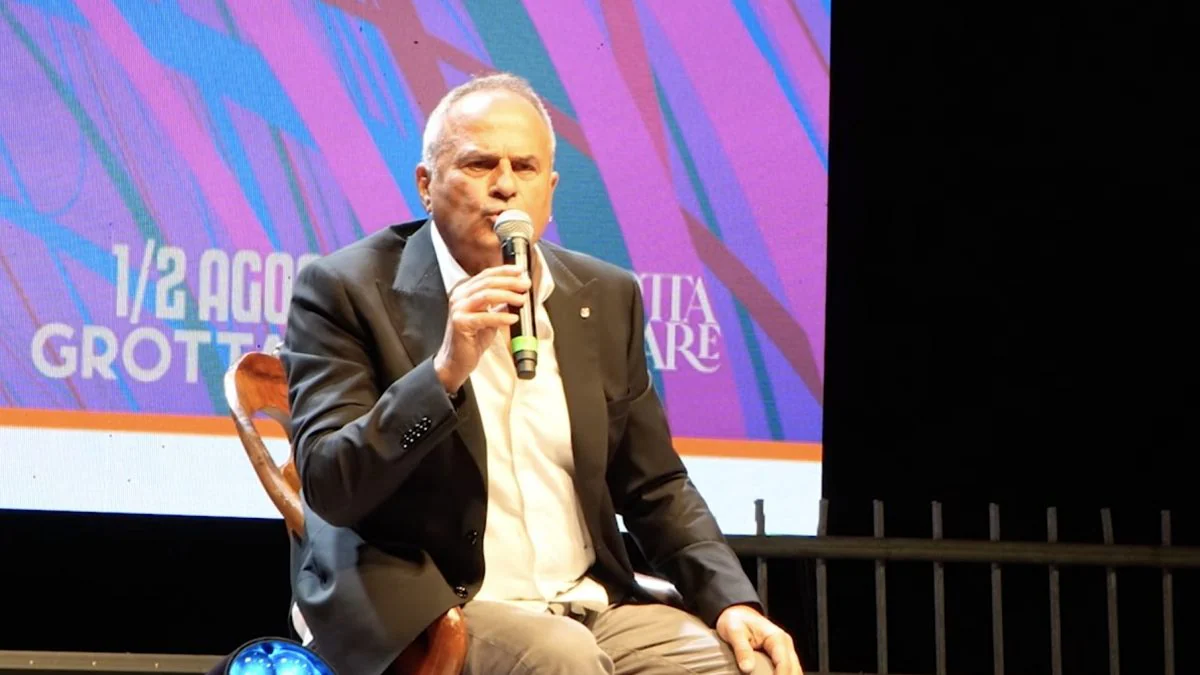Marco Santin della Gialappa's: «Il 7 ottobre e Hamas sono tutte cazzate». La lite con uno spettatore su Israele e Gaza e le polemiche sul web