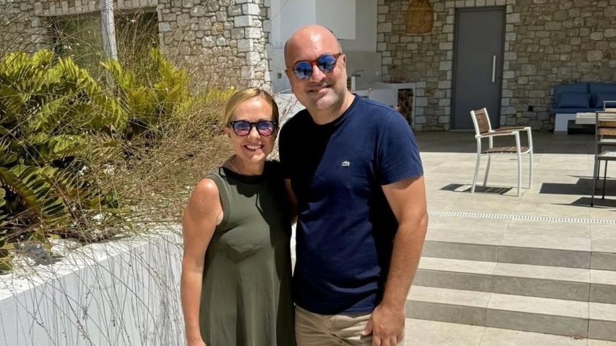 Meloni e la foto a Rodi: la vacanza in Grecia della premier postata su Instagram