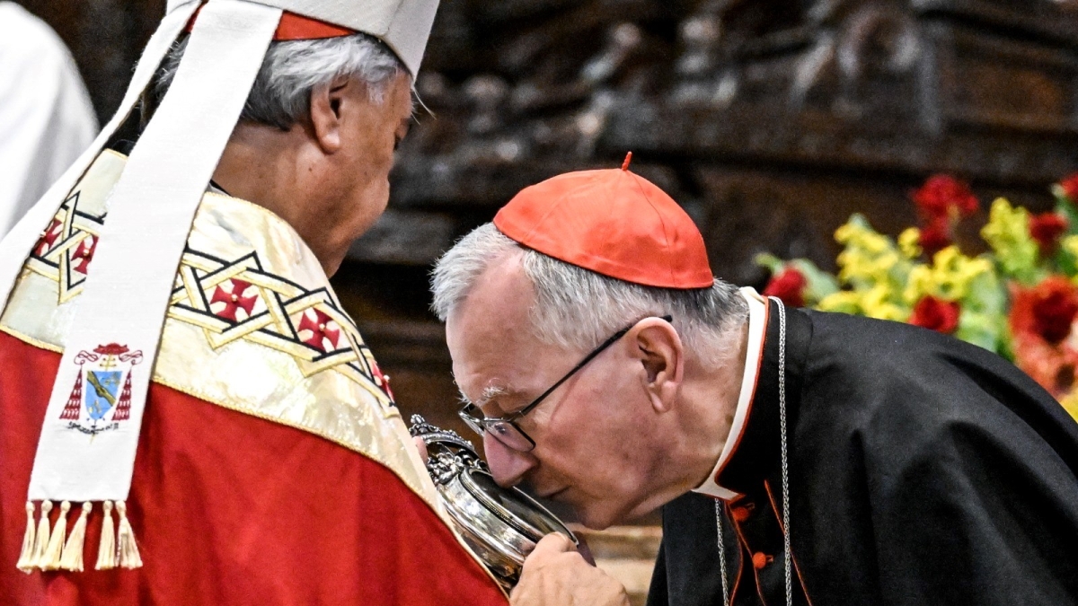 Napoli, si scioglie il sangue di San Gennaro. Il segretario di Stato Vaticano Parolin: «Allibiti da quel che succede a Gaza, preghiamo il Patrono anche per la Palestina»