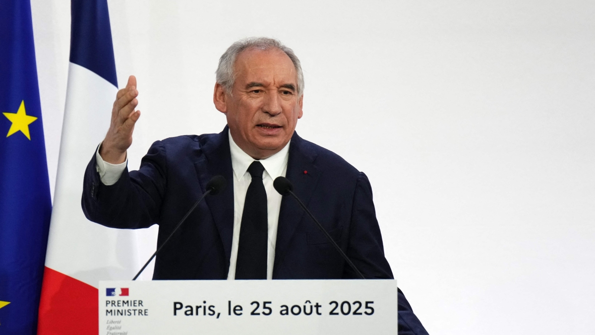 francia il governo verso la crisi bayrou chiede la fiducia l 8 settembre la probabile caduta grave situazione finanziaria