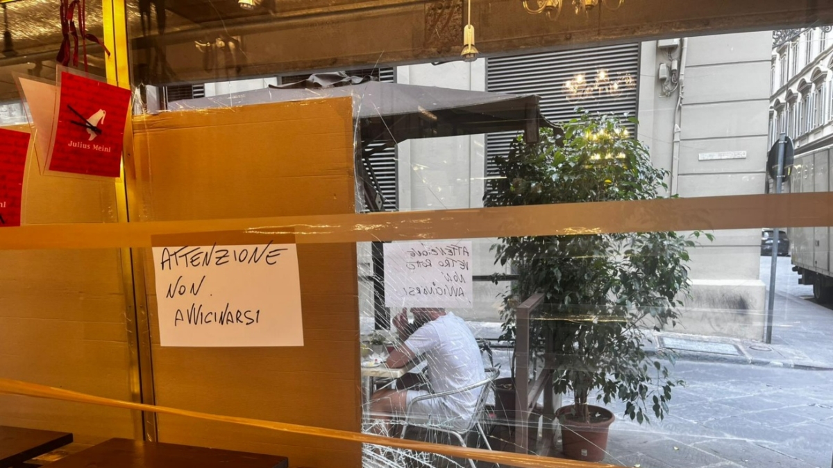 Firenze, spaccata alla pasticceria Robiglio: rubato il denaro della cassa