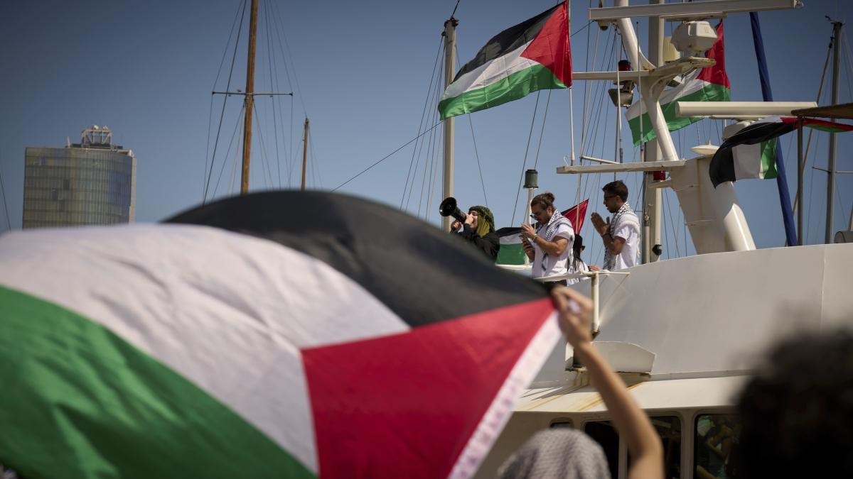 Le navi della Global Sumud Flotilla partite da Genova e Barcellona: "Arriveremo a Gaza". A bordo Thunberg Le navi della Global Sumud Flotilla partite da Genova e Barcellona: "Arriveremo a Gaza". A bordo Thunberg