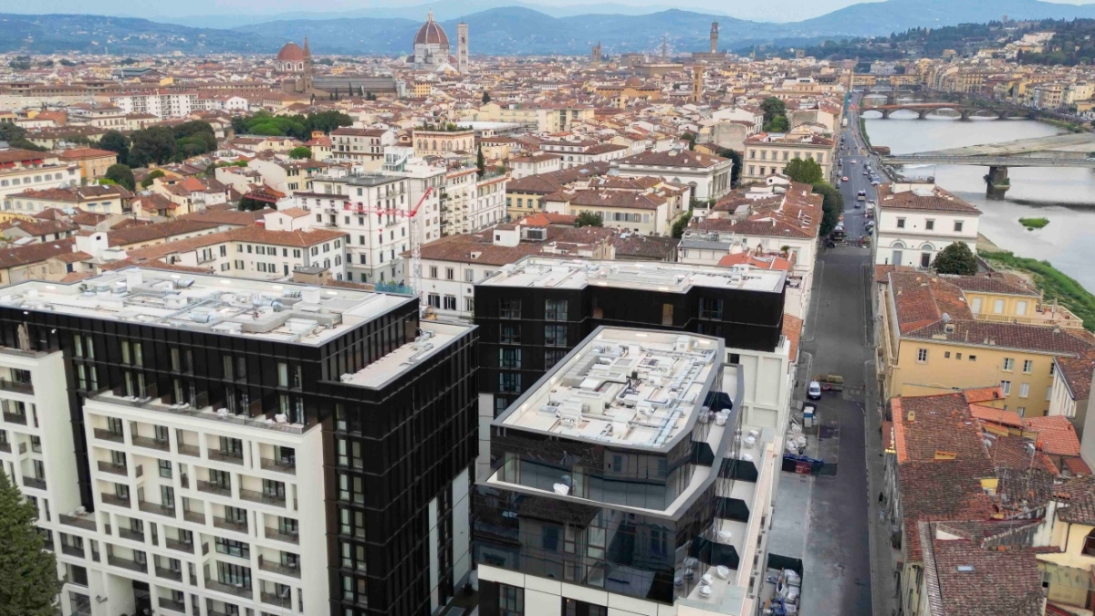Firenze, come è nato il «cubo nero»? Palazzo Vecchio si preoccupò delle altezze ma il taglio all’ex Comunale fu «mini»