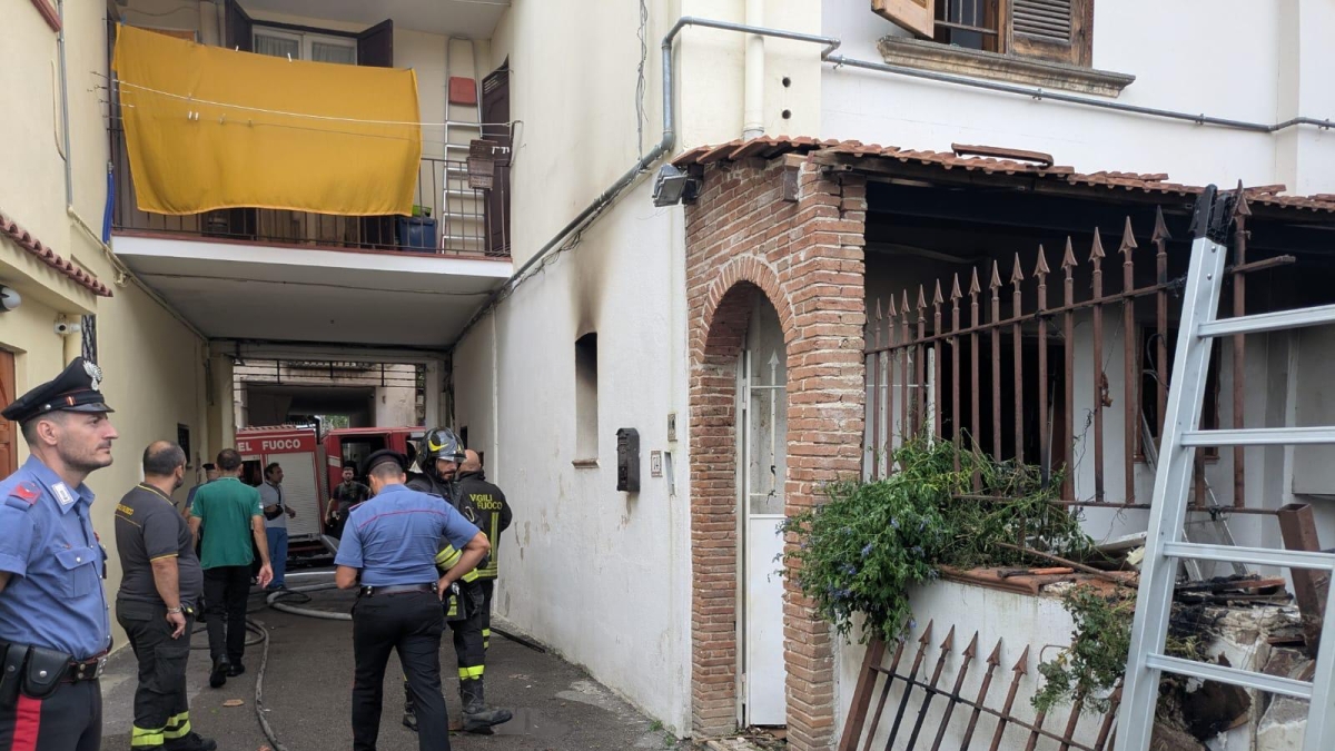 Meta di Sorrento, esplosione in un'abitazione: nello scoppio muore coppia di anziani conviventi