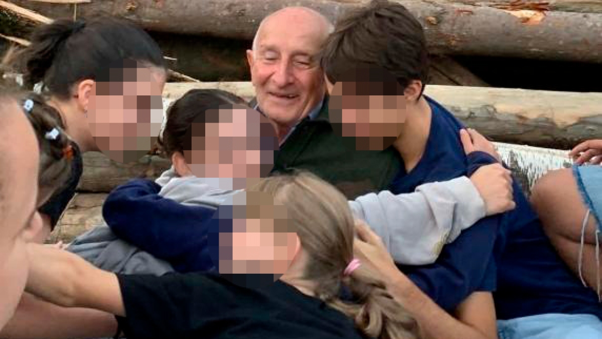L’estate di don Gino Rigoldi tra i «figli» in Romania e le visite al Beccaria: «Vivo per vedere rifiorire i ragazzi»
