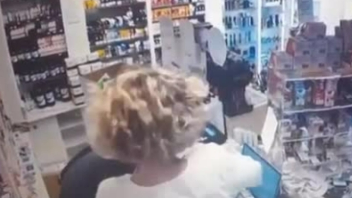 Firenze, arrestato l'autore della tentata rapina alla tabaccheria in San Jacopino: fu messo in fuga dalla titolare
