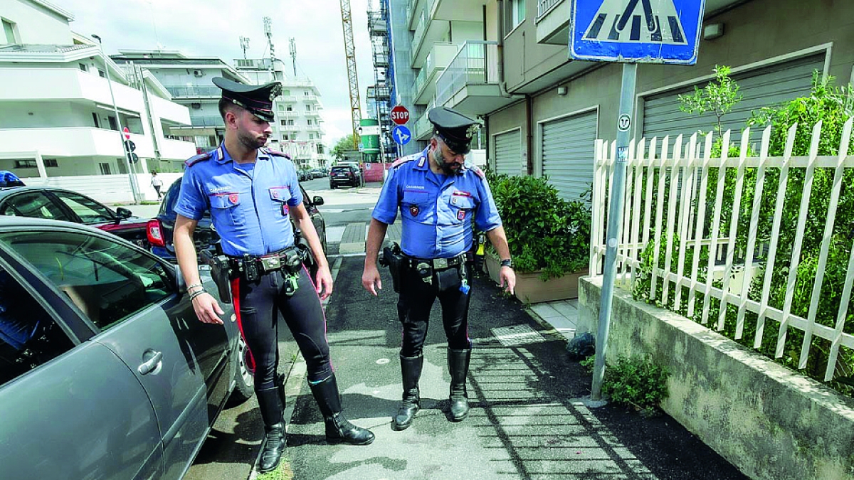 turista tedesca porta fuori il cane raffica di coltellate da un uomo col casco a sottomarina fermato il160 presunto aggressore160