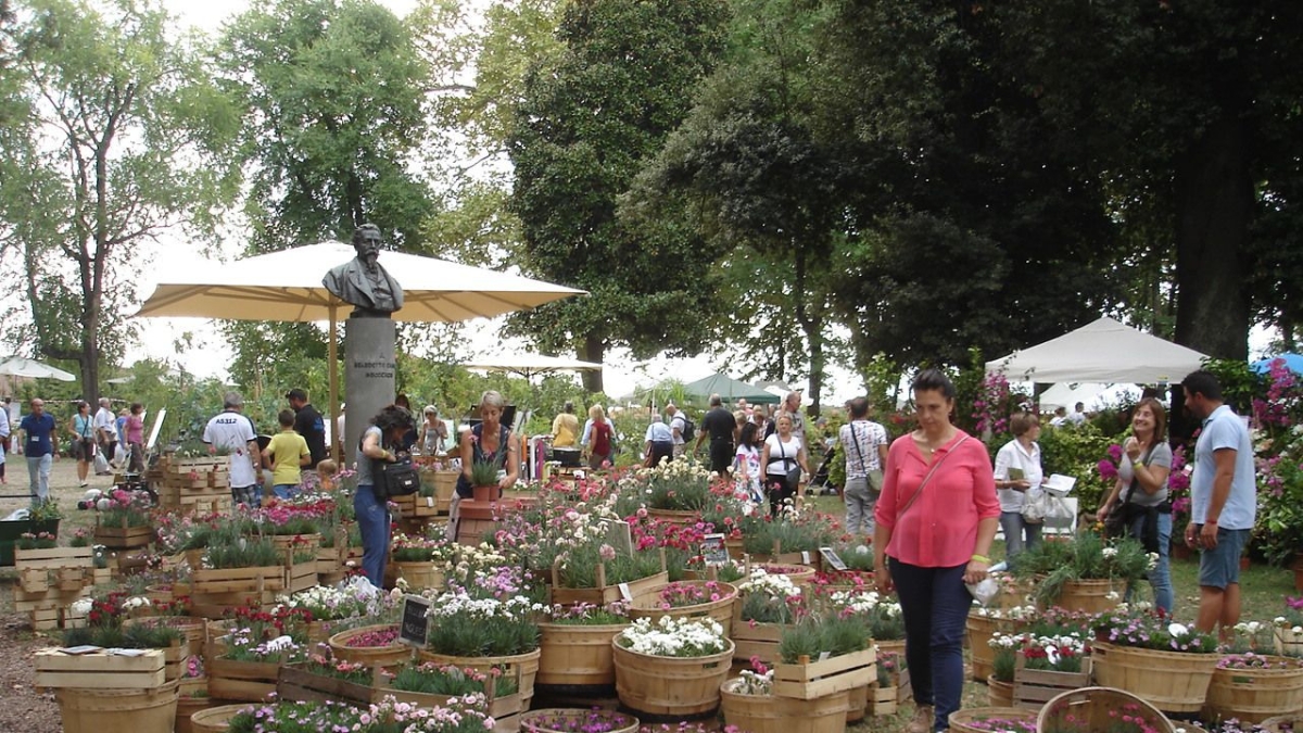 Fiori, cibo e artigianato: a Lucca nel weekend arriva «Murabilia»