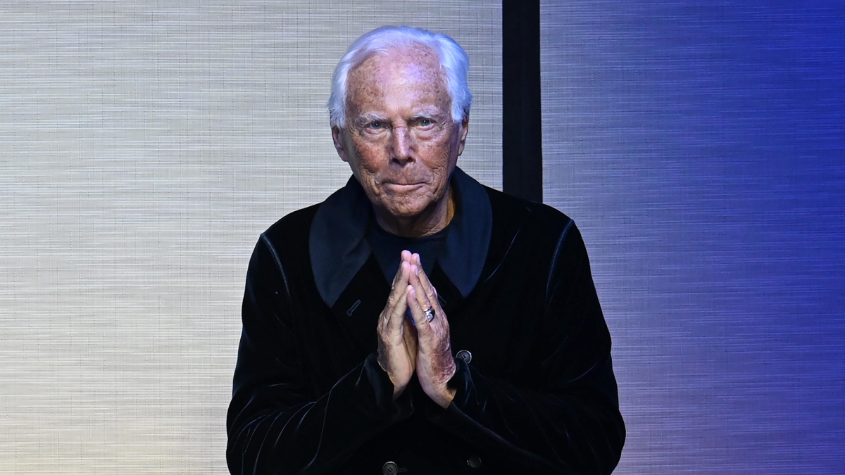 Giorgio Armani, dalla piaga dell’Aids ai poveri all’Opera San Francesco: «Un benefattore, ma schivo»
