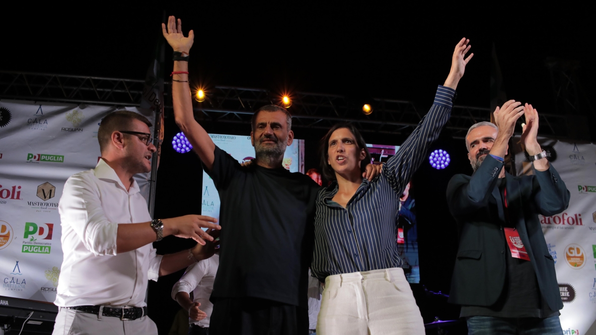Regionali in Puglia, Decaro candidato governatore e Vendola in lista. L'ira dei fedelissimi di Emiliano: colpiti solo noi