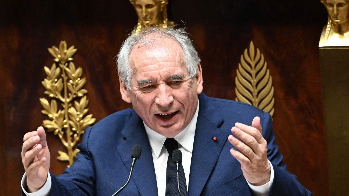 Crisi Francia, Bayrou alla prova dell Crisi Francia, Bayrou alla prova dell
