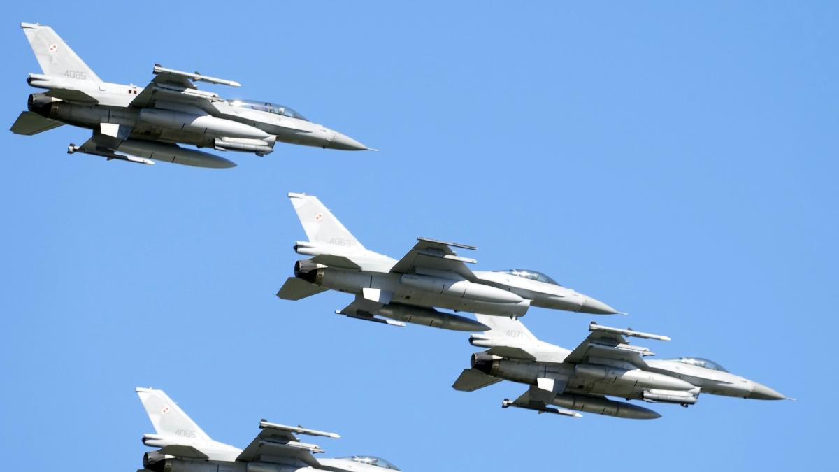 La Polonia: abbattuti droni russi nel nostro spazio aereo. Tusk: «Attivate le difese polacche e Nato dopo ripetute violazioni» La Polonia: abbattuti droni russi nel nostro spazio aereo. Tusk: «Attivate le difese polacche e Nato dopo ripetute violazioni»