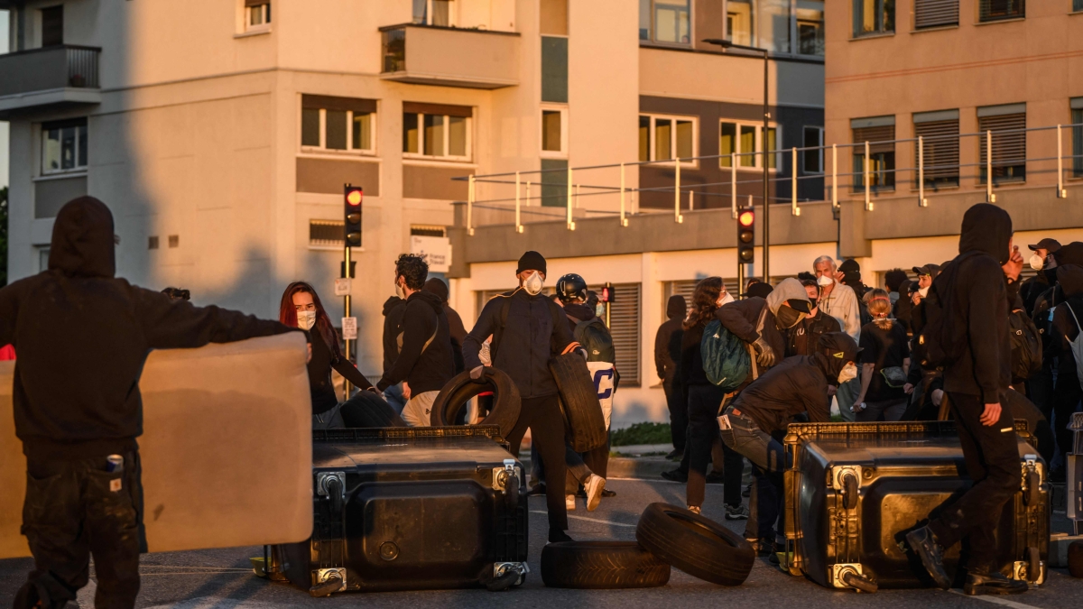 «Blocchiamo tutto», Francia nel caos: 295 arresti, scontri alla Gare du Nord. Parte del Louvre chiusa | ?Chi c «Blocchiamo tutto», Francia nel caos: 295 arresti, scontri alla Gare du Nord. Parte del Louvre chiusa | ?Chi c