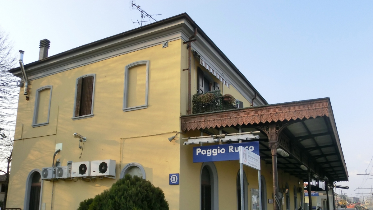 Mantova, aggredisce la compagna in treno e cerca di strangolarla: arrestato 27enne
