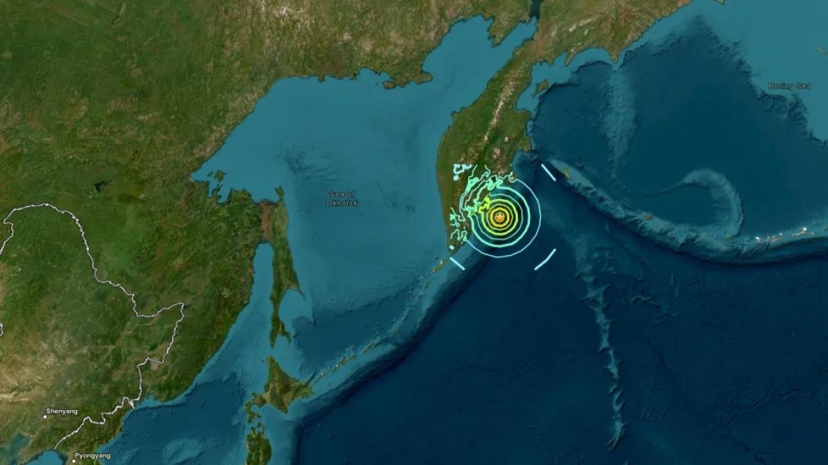 Terremoto di magnitudo 7,4 al largo della costa pacifica della Russia. Allerta tsunami Terremoto di magnitudo 7,4 al largo della costa pacifica della Russia. Allerta tsunami