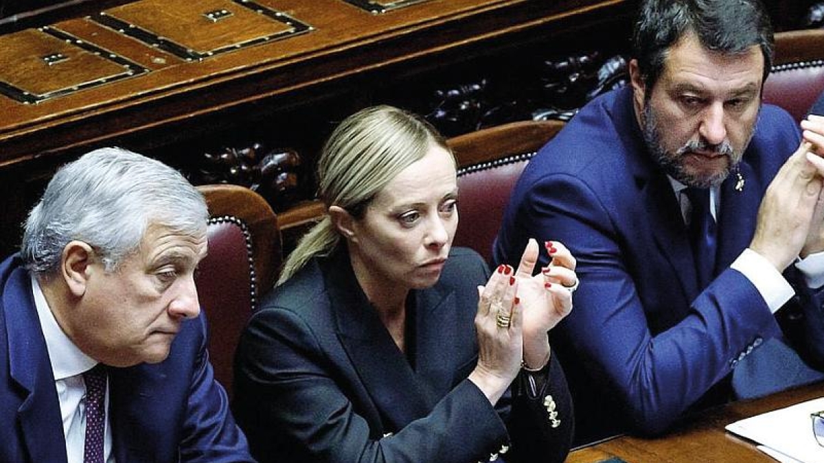 potenziata la scorta a meloni salvini e tajani il ministro degli esteri clima non dei migliori