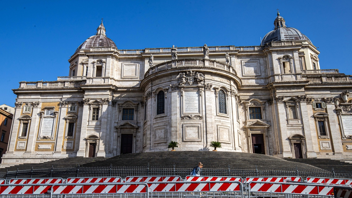 Papa Francesco, la tomba già «dimenticata» dai pellegrini: niente più code per entrare a Santa Maria Maggiore