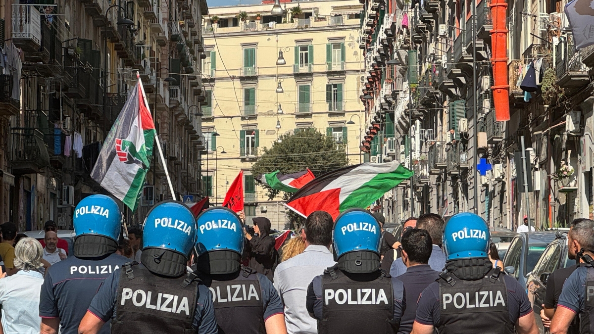 L'ex premier israeliano Olmert a Napoli per un convegno: «Se decidessi io la guerra finirebbe oggi»