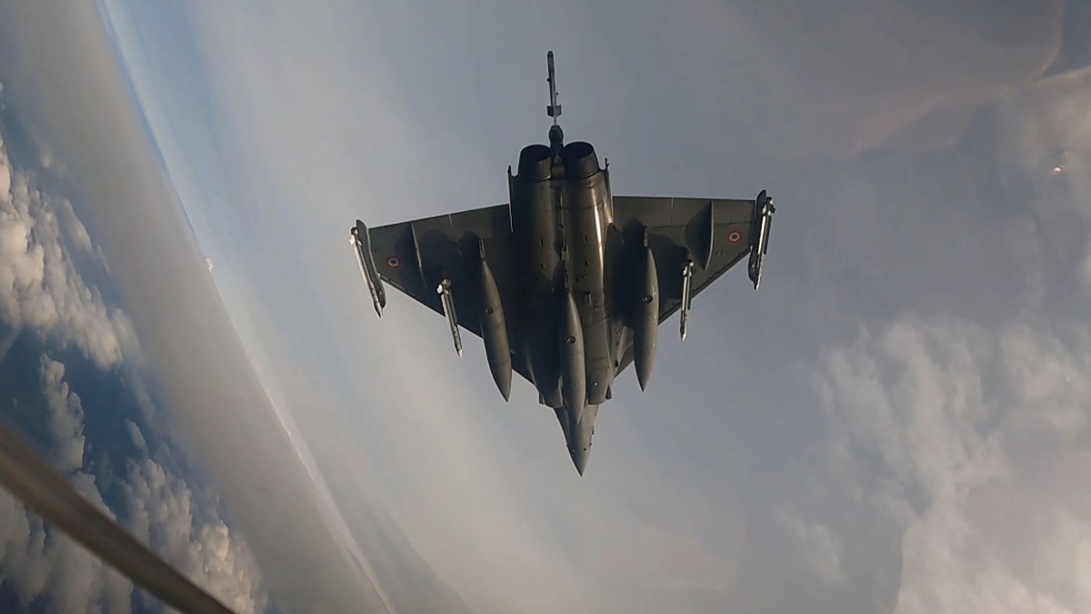 Mosca: «Nato in guerra contro di noi». Trump: «Putin Zelensky, insondabile odio» | Italia, ok a operazione Sentinella con 2 caccia Mosca: «Nato in guerra contro di noi». Trump: «Putin Zelensky, insondabile odio» | Italia, ok a operazione Sentinella con 2 caccia