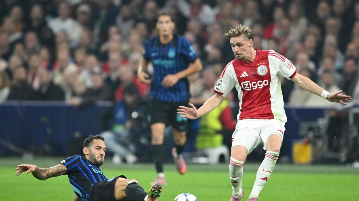 Ajax Inter: i nerazzurri faticano a trovare spazi   Diretta 0 0?Psg Atalanta 1 0, annullato un gol a Barcola