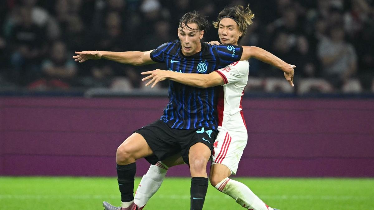 Ajax Inter: Dimarco ci prova da fuori area Diretta 0 0?Psg Atalanta 1 0, annullato un gol a Barcola