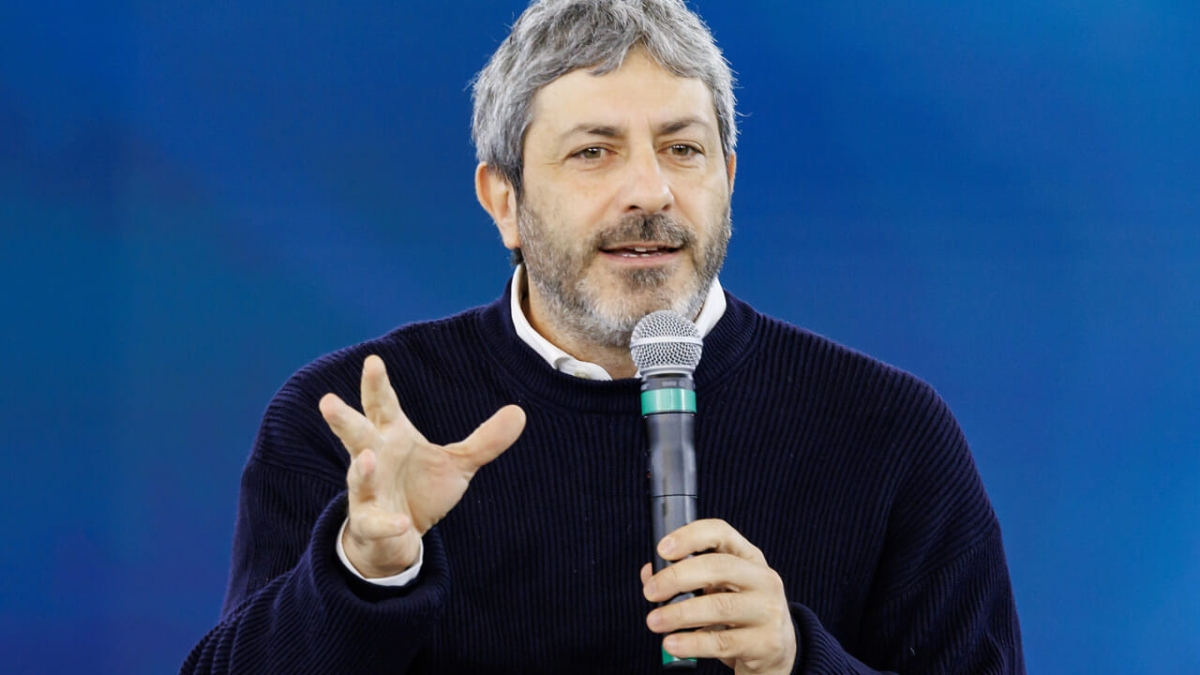 Regionali Campania, Roberto Fico: «Liste pulite e un codice etico a vantaggio di tutti». E con De Luca «si lavora in coalizione»