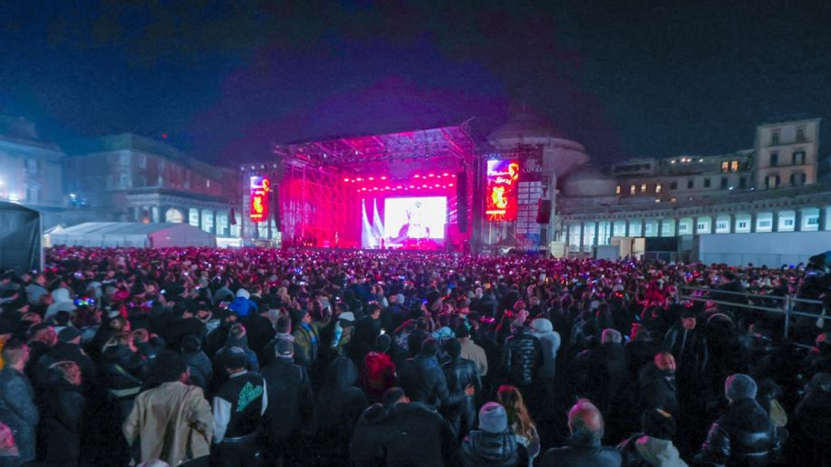 Plebiscito, caotica arena per concerti. I residenti: «Così vita insostenibile»