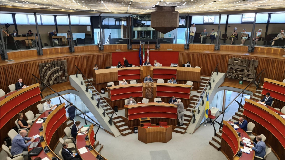 Salute, niente Stati generali: sì al «percorso partecipato». Intesa sulla mozione di Campobase