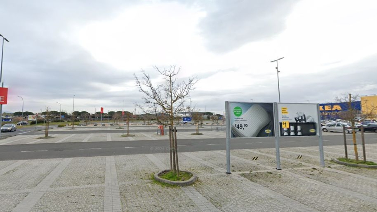 Pisa, muore a 16 anni nel parcheggio dell'Ikea: l’ipotesi di una sfida tra moto