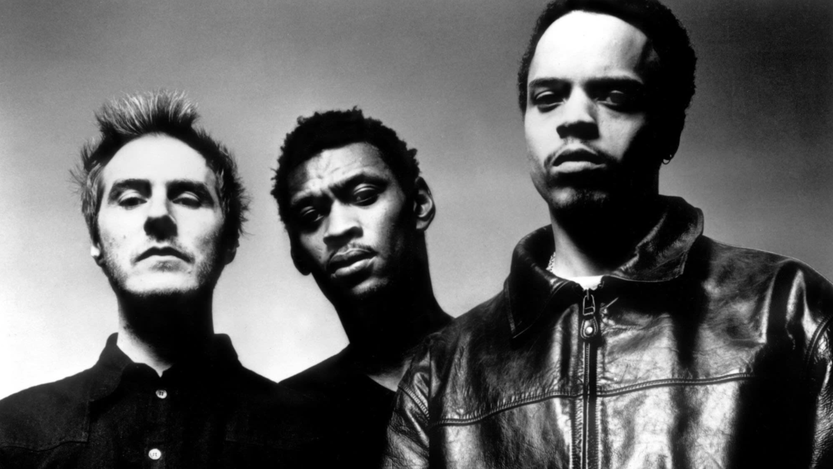 I Massive Attack hanno chiesto di rimuovere la loro musica da Spotify in tutto il mondo e dalle piattaforme di streaming in Israele