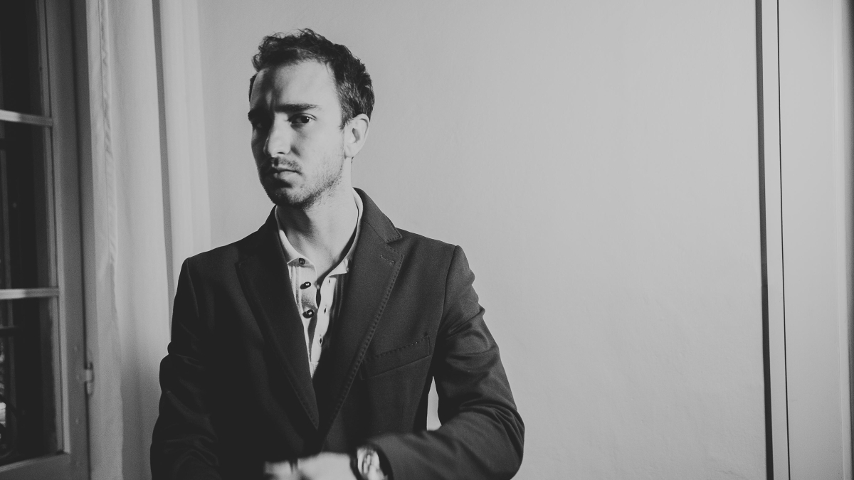 Francesco Cavestri in concerto al Blue Note di Milano: il ragazzo prodigio del jazz sul palco con il suo trio