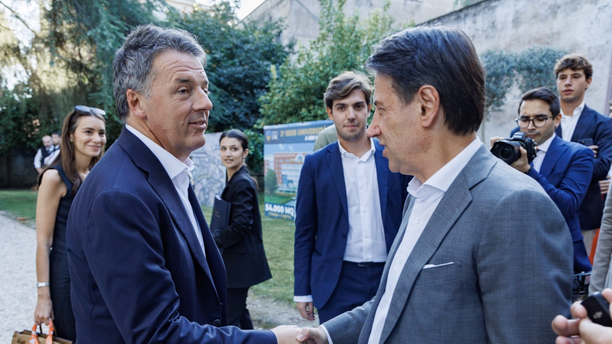 Renzi-Conte, la stretta di mano all'evento della Link university e le prove di disgelo