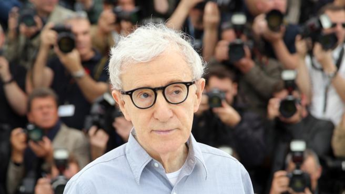 Woody Allen compie 90 anni, tra bilanci e accuse: «In tv non mi invitano. Trump? Gli americani non soccomberanno alle sue tendenze autoritarie»