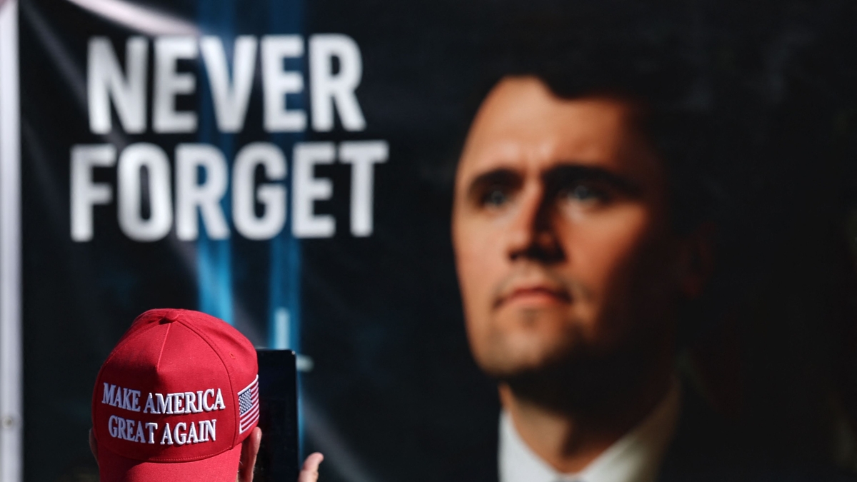 Attese 200 mila persone per il funerale di Charlie Kirk. Trump: «Alla famiglia il mio amore» | Il tycoon attacca la ministra Bondi