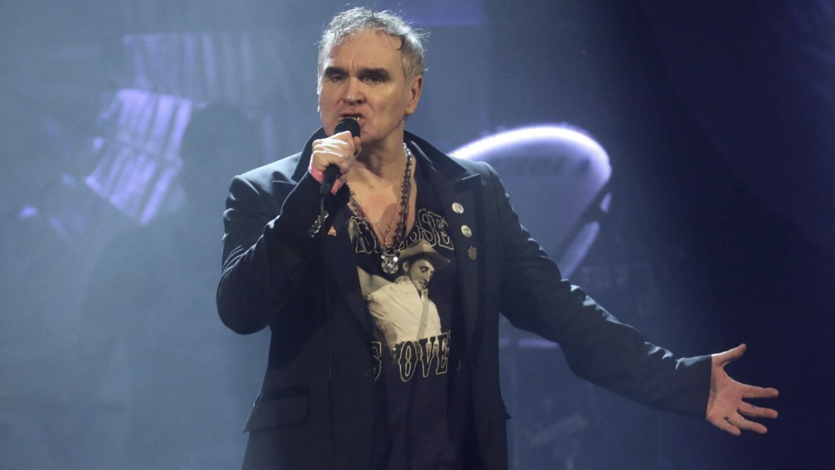 Morrissey minacciato di morte, cancellate due date del tour Usa. Arrestato un ragazzo di 26 anni, poi rilasciato su cauzione