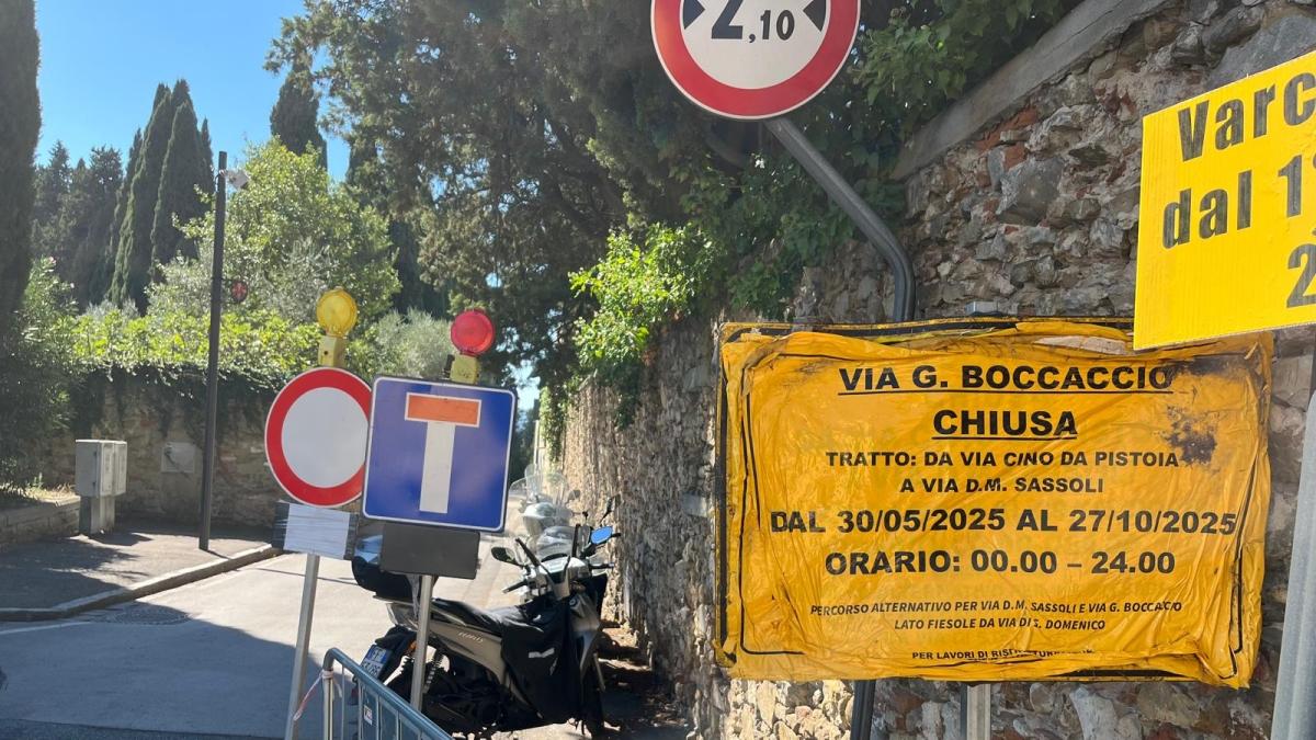 Firenze, via Boccaccio chiusa da maggio: «Basterebbe un semaforo»