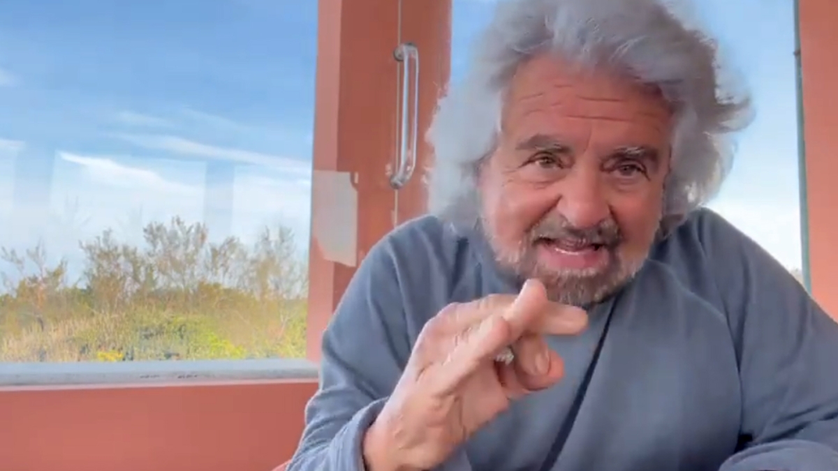Beppe Grillo, l'attesa a casa a Genova, poi la doccia gelata: «Ma noi crediamo a Ciro»