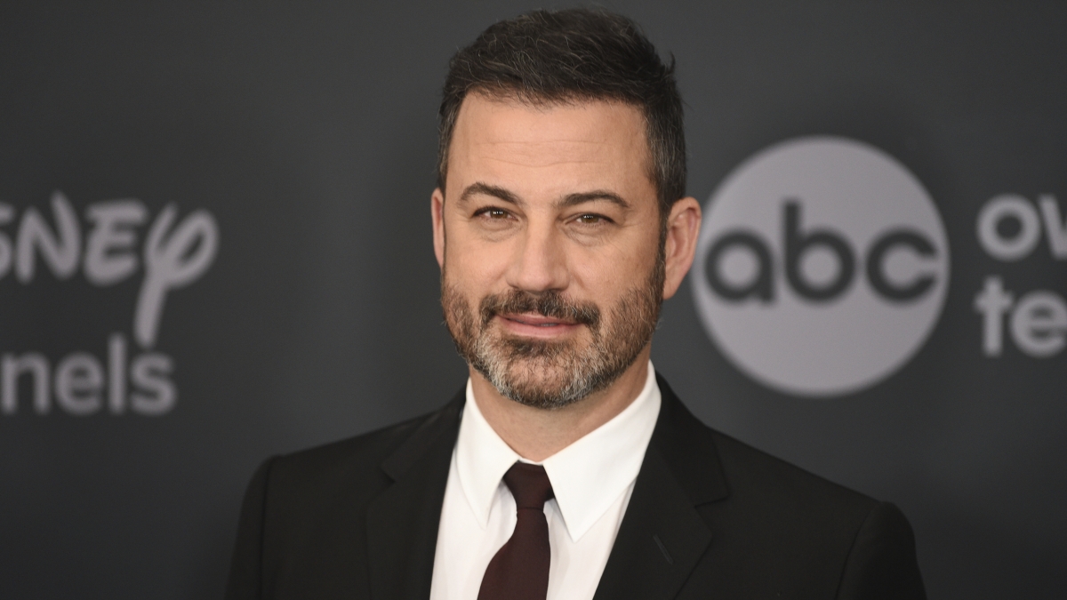 Kimmel torna in onda, piange e non si scusa: «Non è importante questo show ma che show come questi possano continuare». Trump: «La Abc la pagherà»