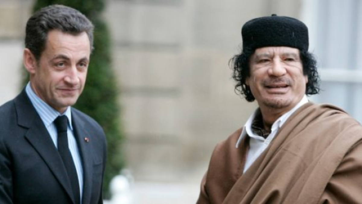 Sarkozy andrà in carcere: condannato a 5 anni per i finanziamenti elettorali ricevuti da Gheddafi nel 2007